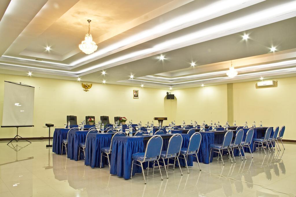 בוגור Gumilang Hotel מראה חיצוני תמונה