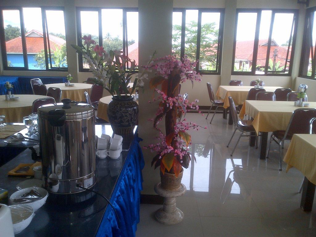 בוגור Gumilang Hotel מראה חיצוני תמונה
