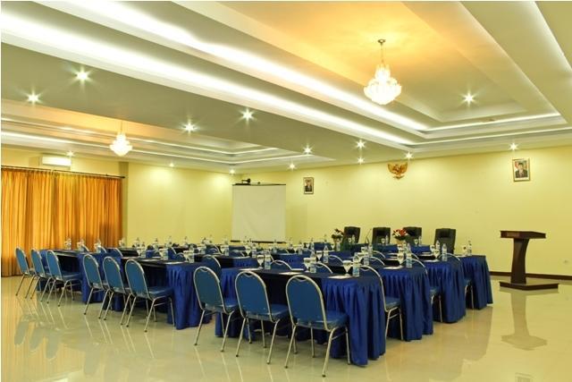 בוגור Gumilang Hotel מראה חיצוני תמונה