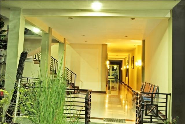 בוגור Gumilang Hotel מראה חיצוני תמונה