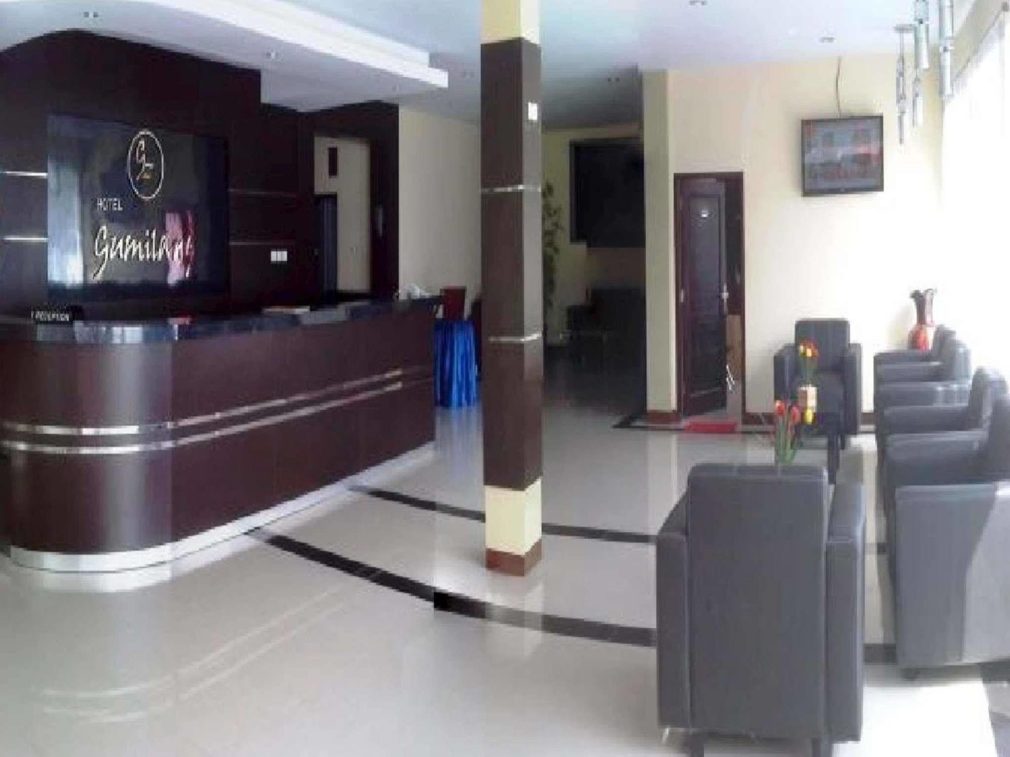 בוגור Gumilang Hotel מראה חיצוני תמונה
